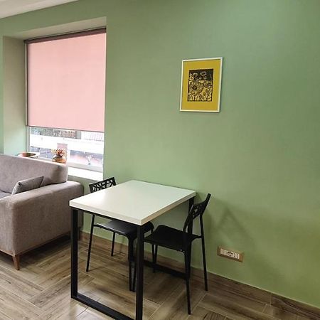 2V1 - Sheshi Willson Apartment Tiranë Luaran gambar